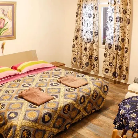 Centralni B4 شقة *