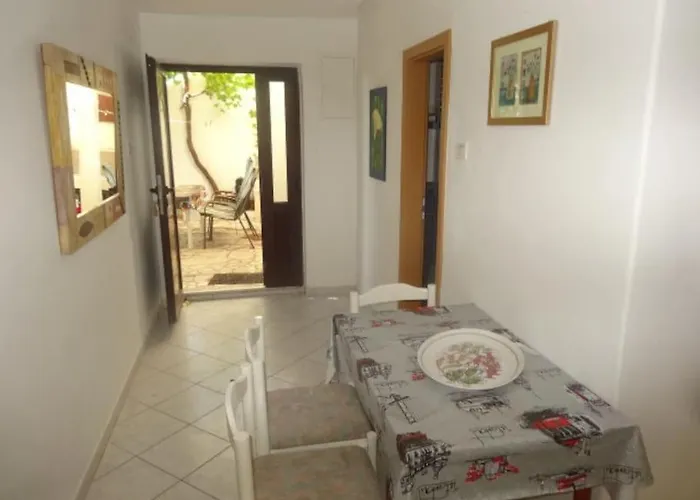 Centralni B4 Appartamento Igrane